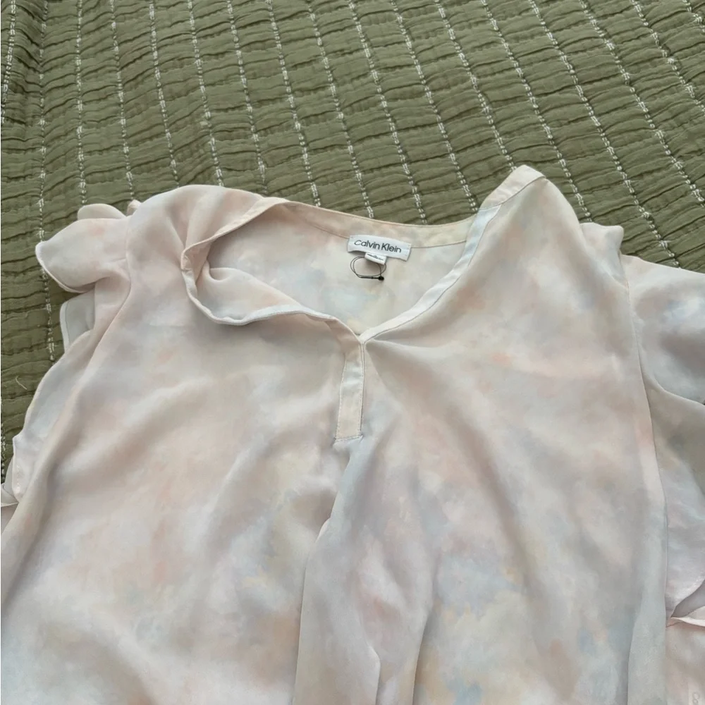 Calvin Klein Women's Blouse in Soft Pastel - Picture 1 of 1